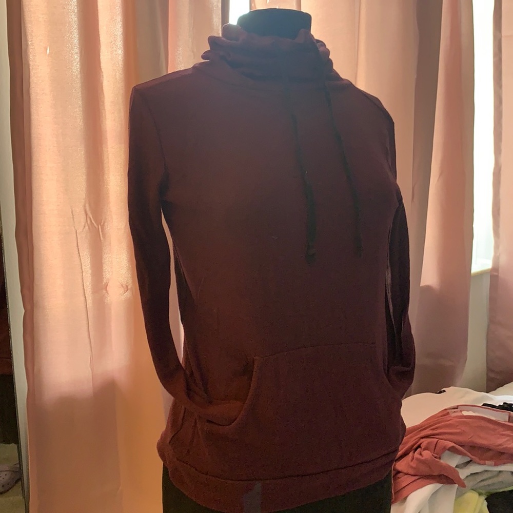 Loose neck sweater !